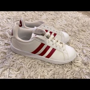 Women’s Adidas Tennis Shoes